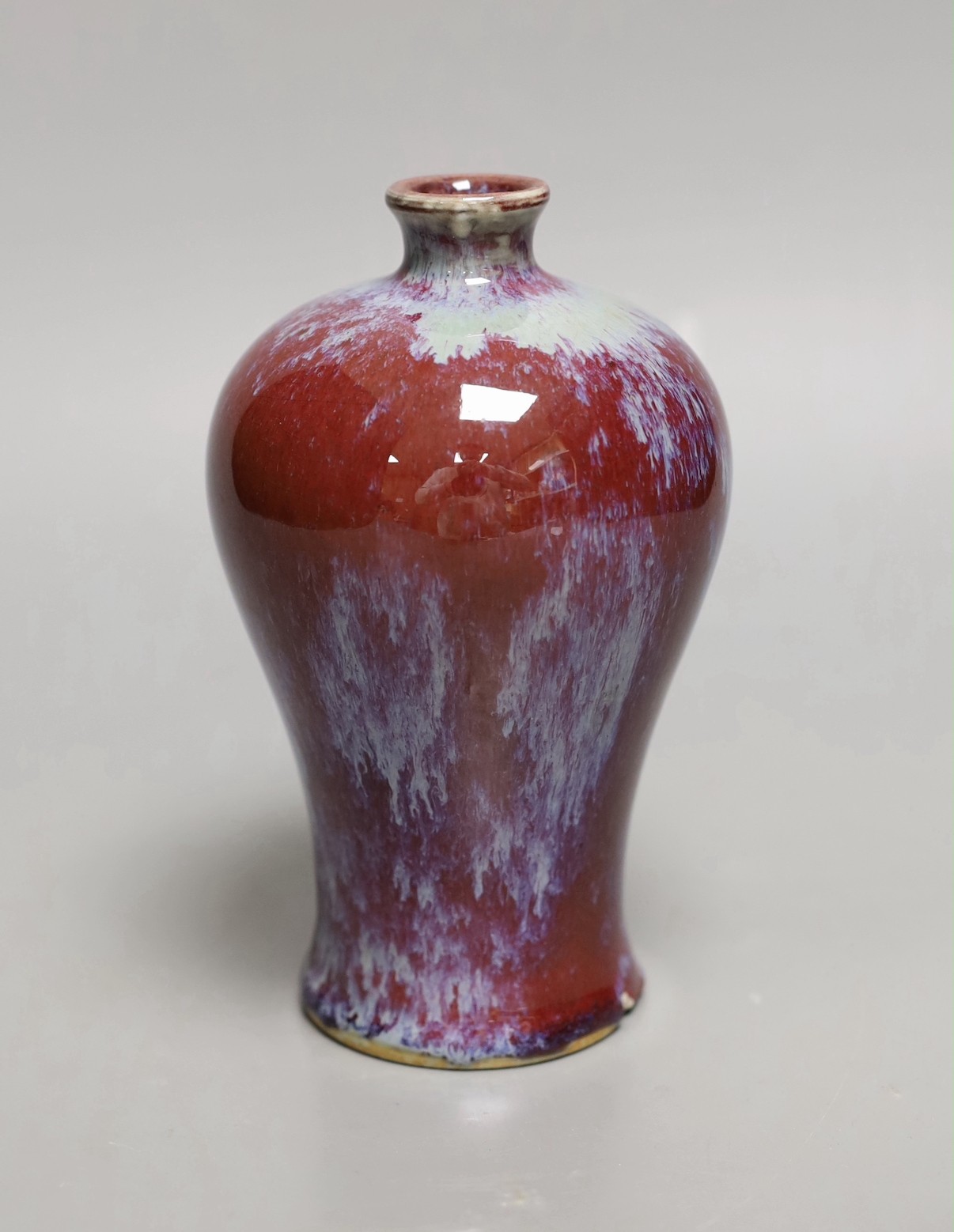 A Chinese crimson baluster vase, 15.5cm